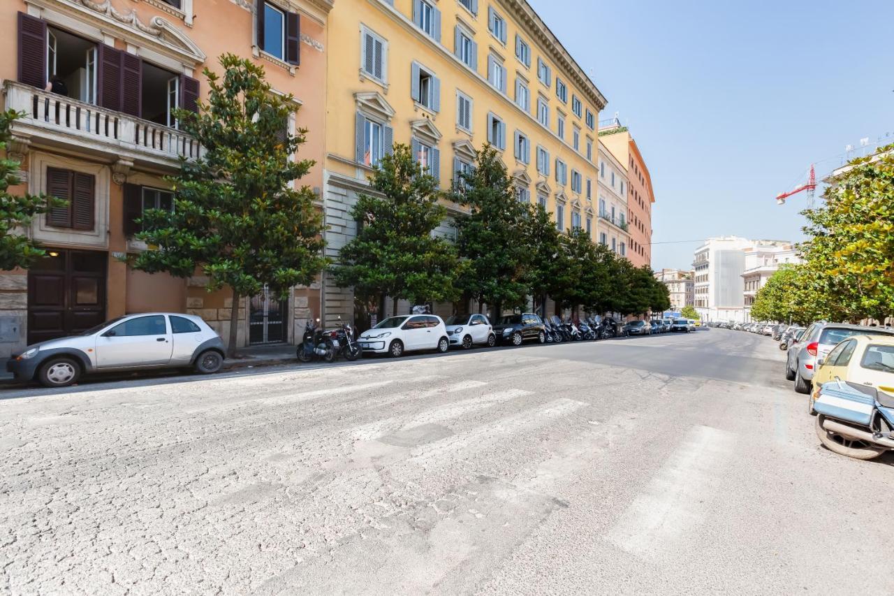 Lovely And Modern Flat Near The Colosseum * Rom